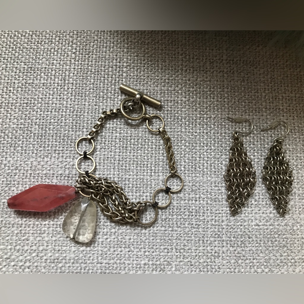 Kenneth Cole New York Bracelet Earring Set 30$